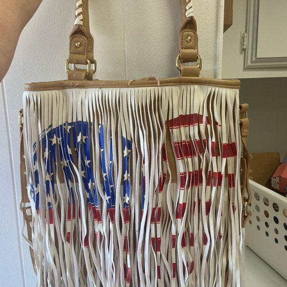 Steve Madden America Bag Stylish Fringe Patriotic Flair $74 - Picture 4 of 11